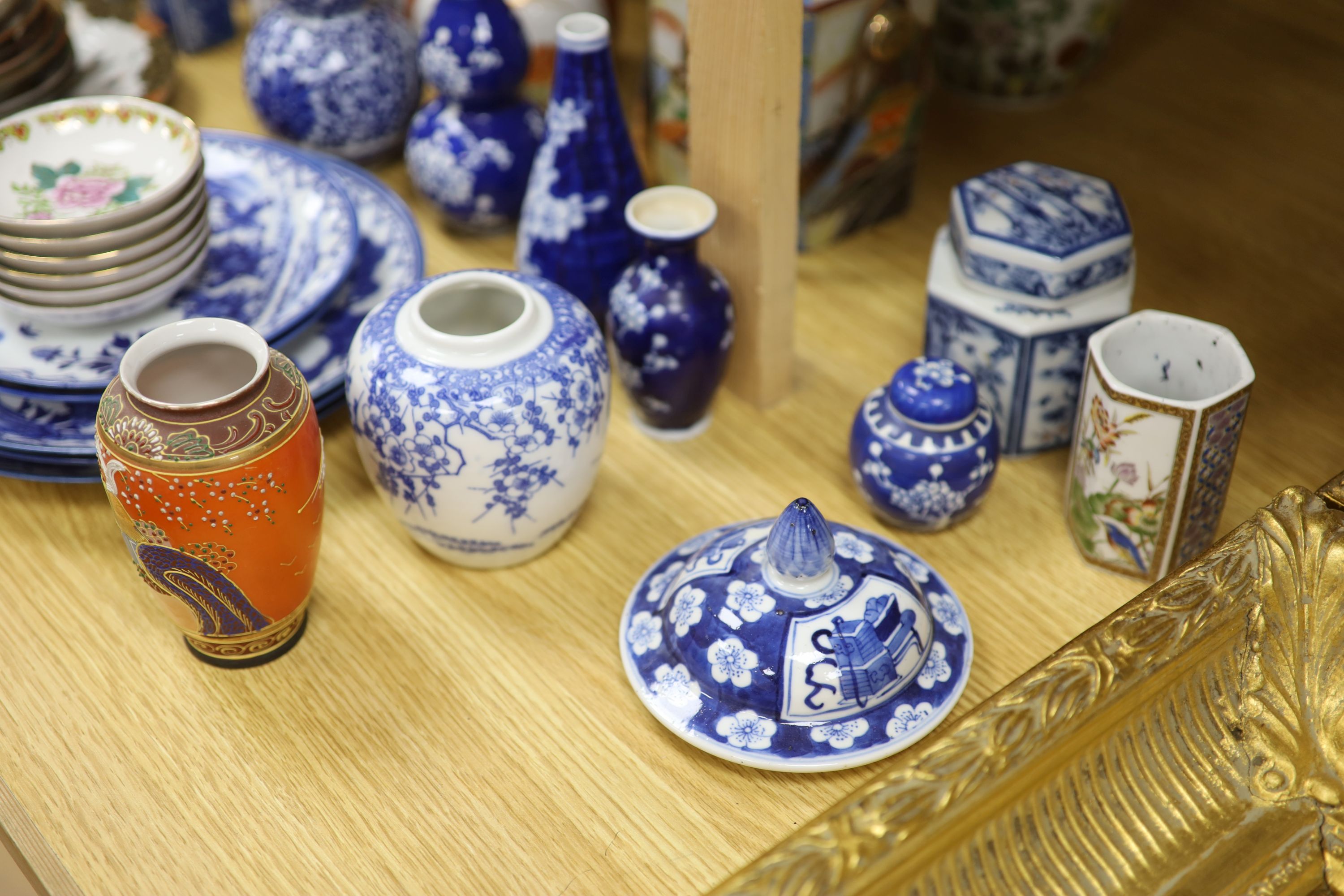 A quantity of mixed Chinese and Japanese porcelain